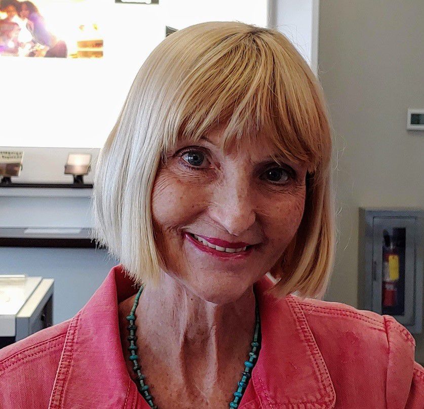 Lynne Farrell Abrams col sig